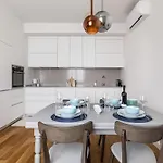 Seaway Balcony & Sea View Apartman *