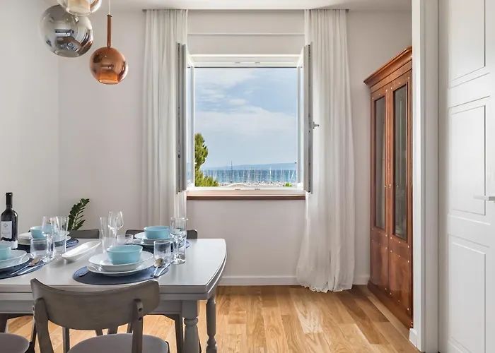 Seaway Balcony & Sea View