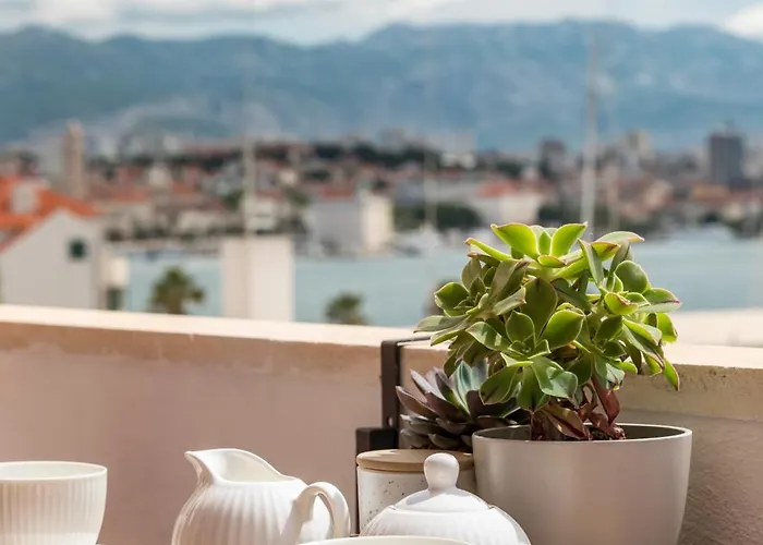 Seaway Balcony & Sea View *